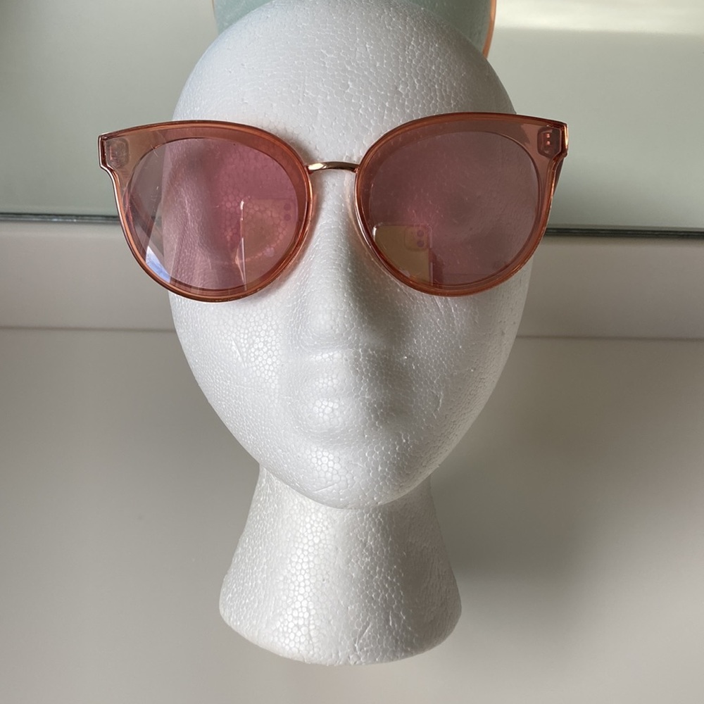 2 FUN Tinted Sunglasses & Case: KISS LIP Shape Wire Frame & Large Plastic Frame - Picture 3 of 10